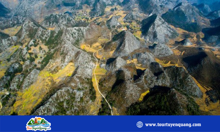 Tour Hà Giang - Cột cờ lũng cú - Cao Nguyên đá Đồng Văn 3 ngày 2 đêm